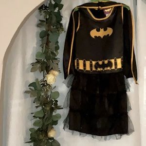 - New batgirl dress costume with cape size toddler Medium